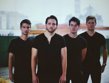 Πέντε ανήλικοι δολοφόνησαν τον frontman του συγκροτήματος Carverton
